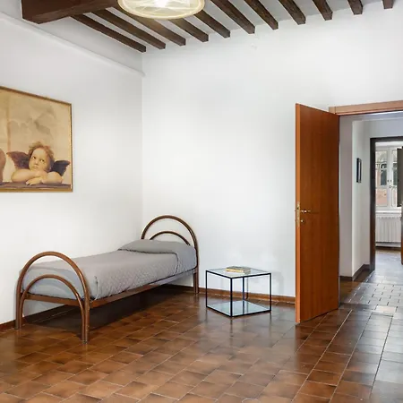 Ampio In Centro A Appartement *