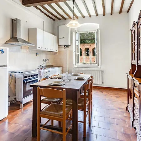 Apartment Ampio In Centro A Pisa